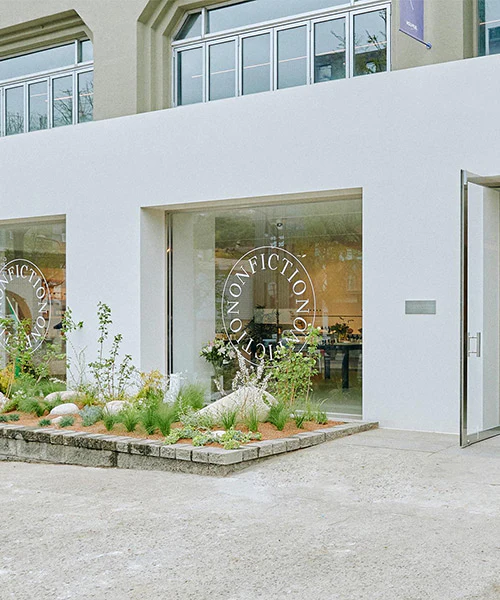 thumbnail image of a magazine