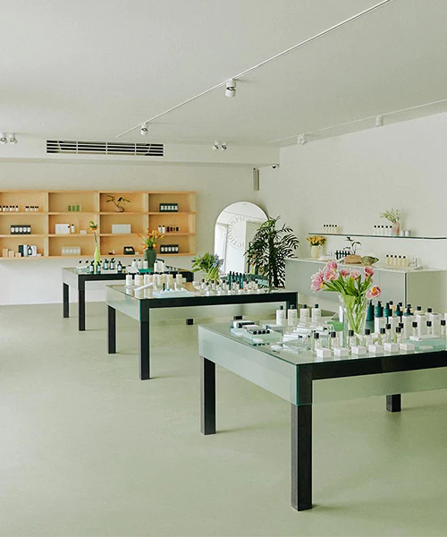 thumbnail image of a magazine